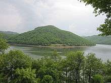 A picture of Batlava lake.