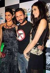 Saif Ali Khan posing with Deepika Padukone and Diana Penty