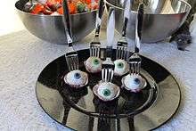 Halloween cake pops with the appearance of eyeballs