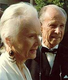 Photo of actors Jessica Tandy and Hume Cronyn attending the 39th Primetime Emmy Awards in 1987.
