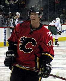 Photo of Leopold with the Calgary Flames in 2009