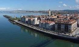 Getxo from Vizcaya Bridge with its neighborhood of Las Arenas in the foreground