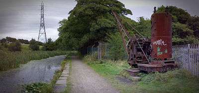 Derelict Smith (Rodley) crane, on the Manchester Bolton & Bury Canal