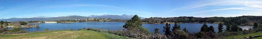 Panorama of Puddingstone Reservoir with the dam visible to the left.