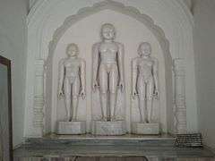 Parsvanatha Temple INside 1 Khajuraho.jpg