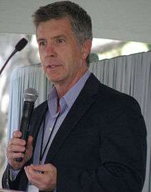 Photo of Tom Bergeron at the Los Angeles Times Festival of Books in 2009.