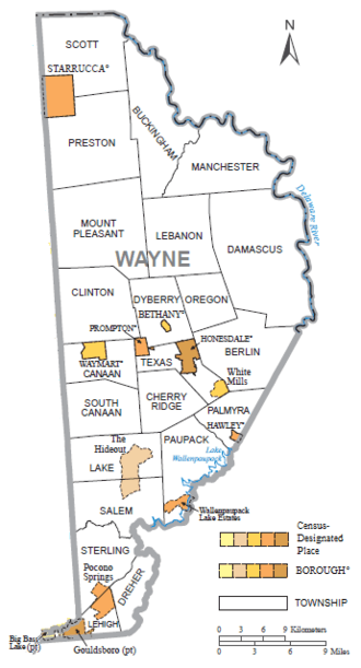 Political map of Wayne County, Pennsylvania, with townships, boroughs, and census-designated places labeled. Townships are colored white and boroughs and CDPs are colored various shades of orange.