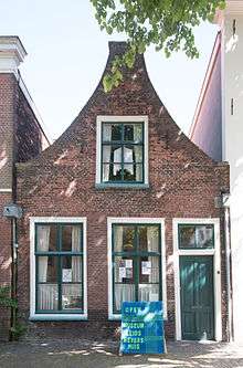 Het Leids Wevershuis, a small neck gable house